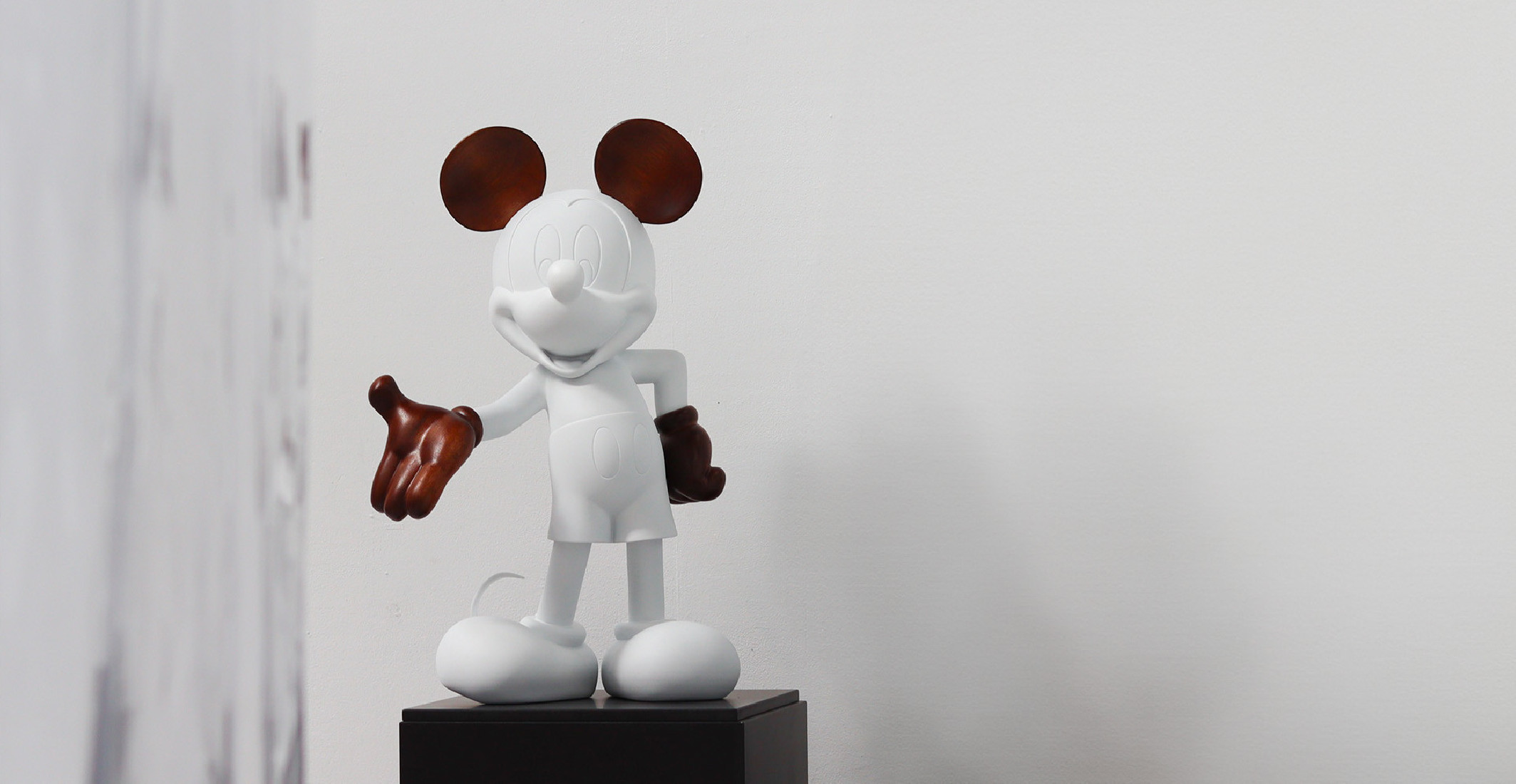 MICKEY WELCOME WOOD - MEDIUM