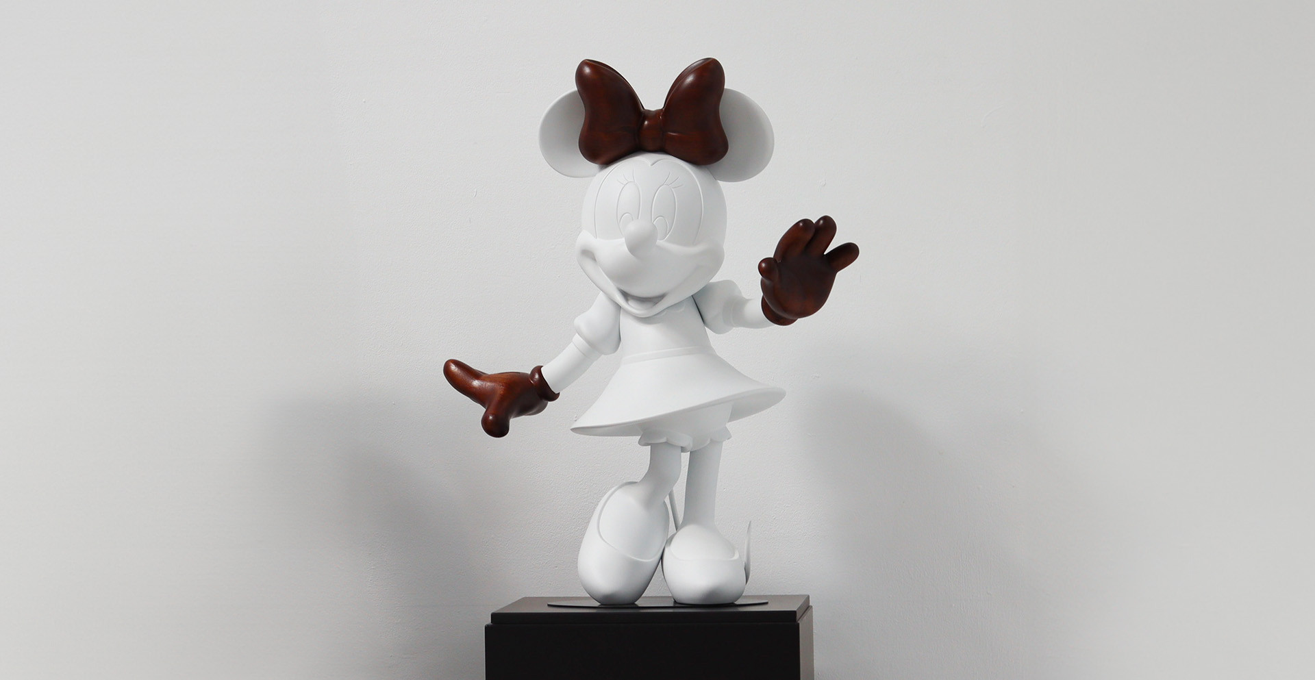 MINNIE WELCOME WOOD - MEDIUM