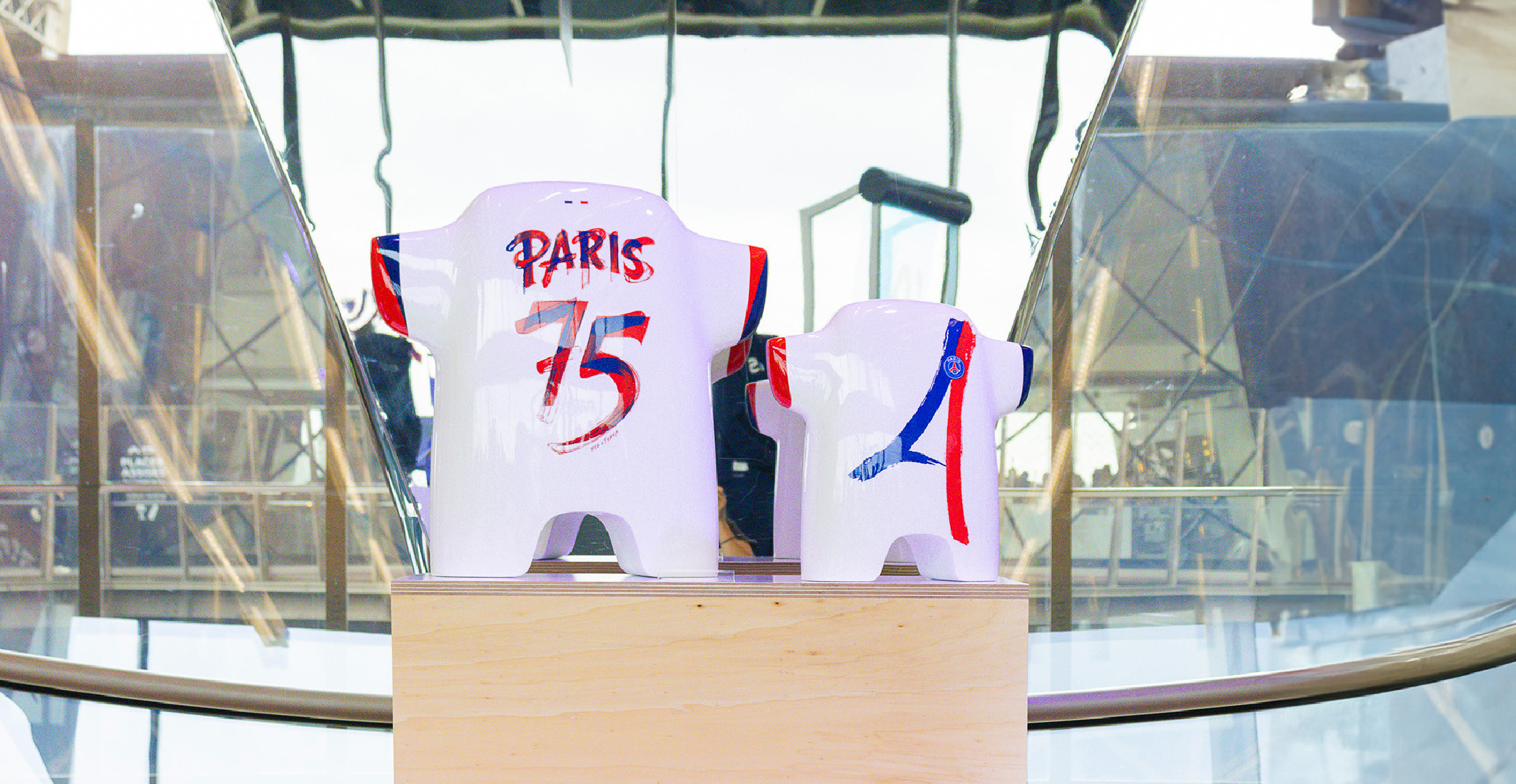 ICONS x PSG - AWAY SCULPTURE - LARGE