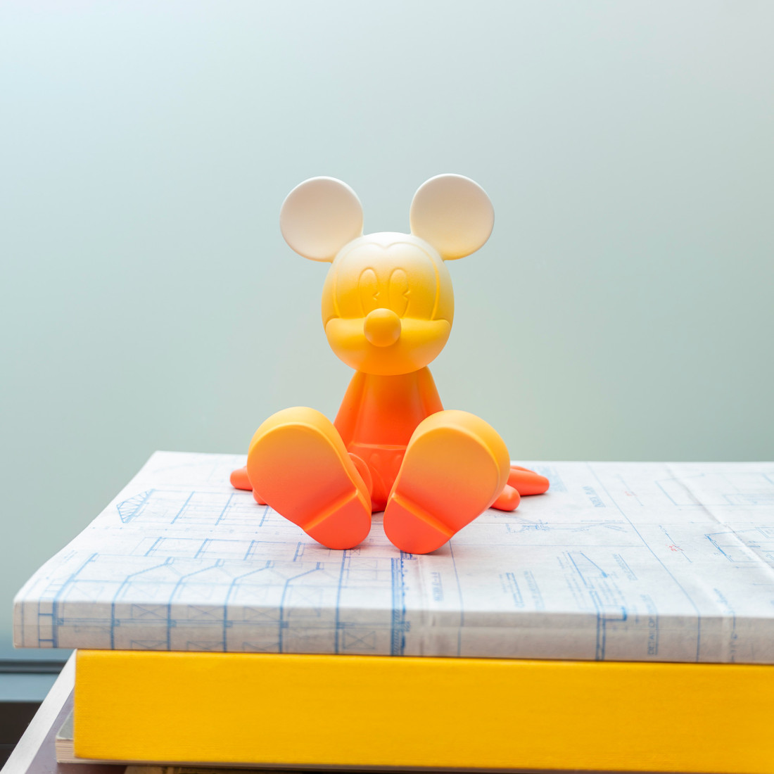 SITTING MICKEY GRADIENT - EXTRA SMALL