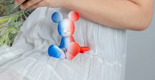 SITTING MICKEY DÉGRADÉ - EXTRA SMALL