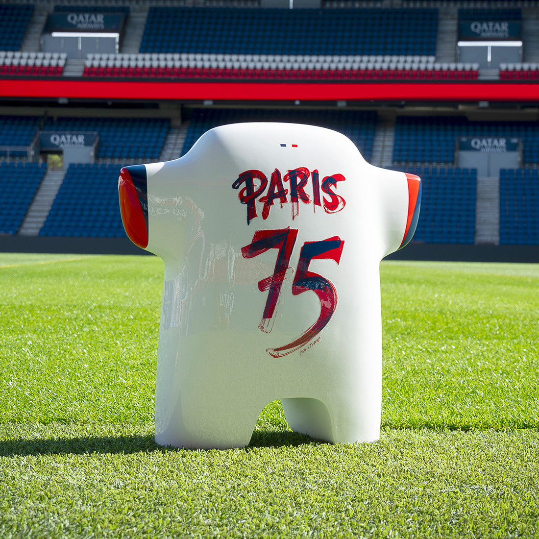 ICONS x PSG - AWAY SCULPTURE - LARGE
