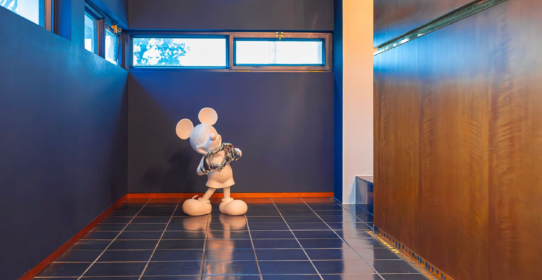 MICKEY WITH LOVE - MEDIUM