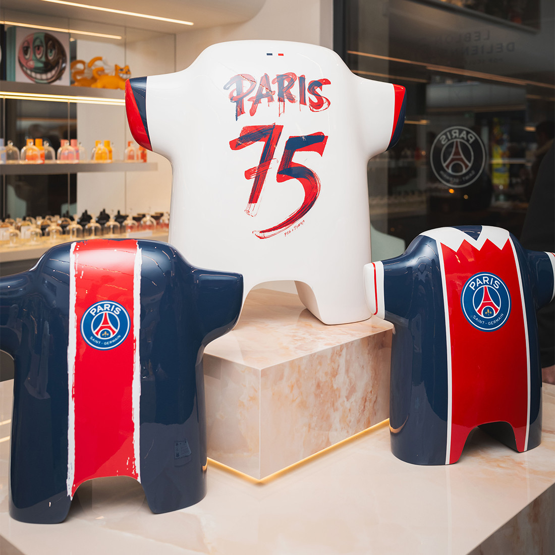 ICONS x PSG - AWAY SCULPTURE - LARGE