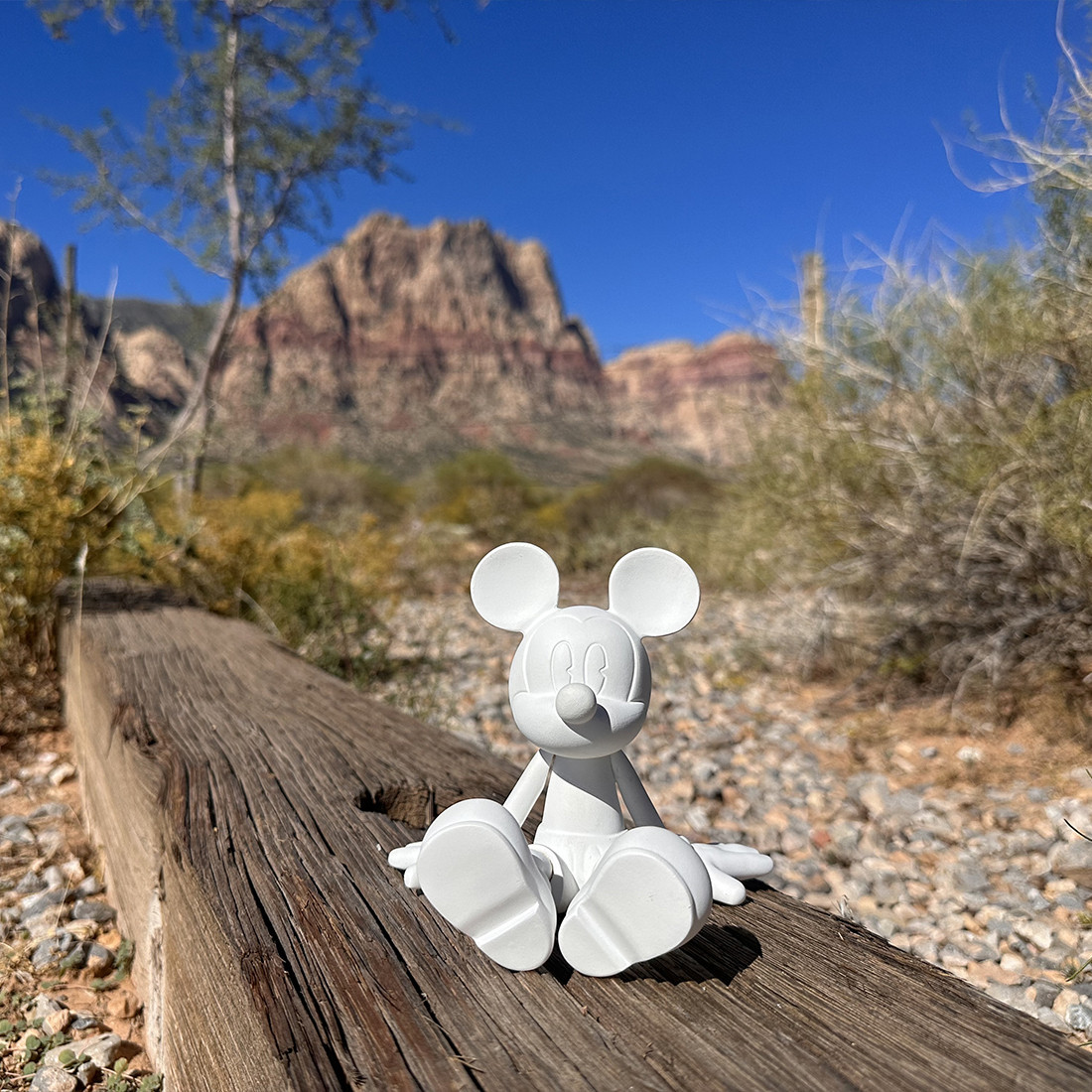SITTING MICKEY - EXTRA SMALL